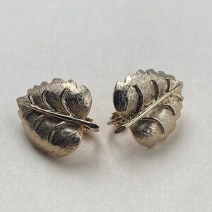 Vintage Gold Leaf clip Earrings